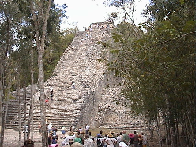 Coba-Pyramide.JPG